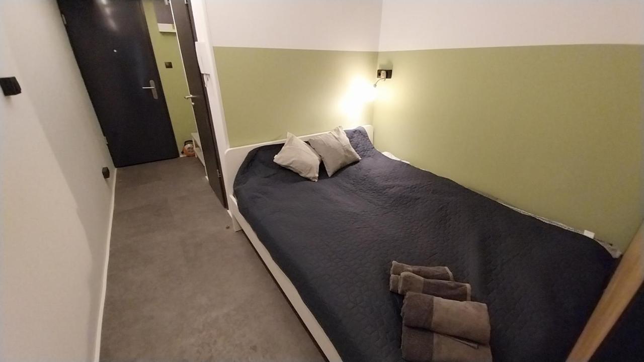 Peaceful Basement Apartment With Terrace & Free Gym บูดาเปสต์ ภายนอก รูปภาพ