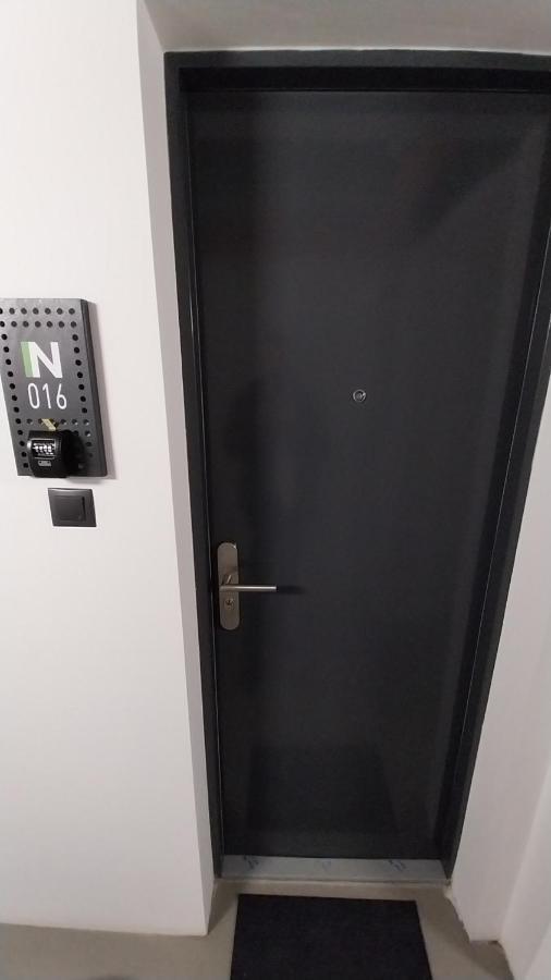 Peaceful Basement Apartment With Terrace & Free Gym บูดาเปสต์ ภายนอก รูปภาพ