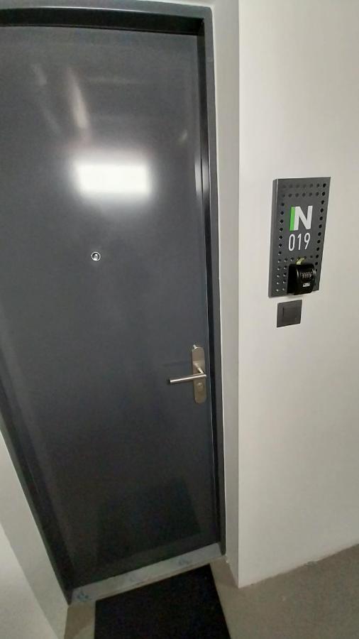 Peaceful Basement Apartment With Terrace & Free Gym บูดาเปสต์ ภายนอก รูปภาพ