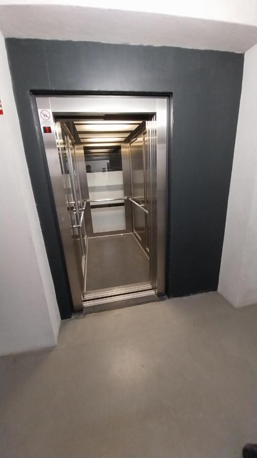 Peaceful Basement Apartment With Terrace & Free Gym บูดาเปสต์ ภายนอก รูปภาพ