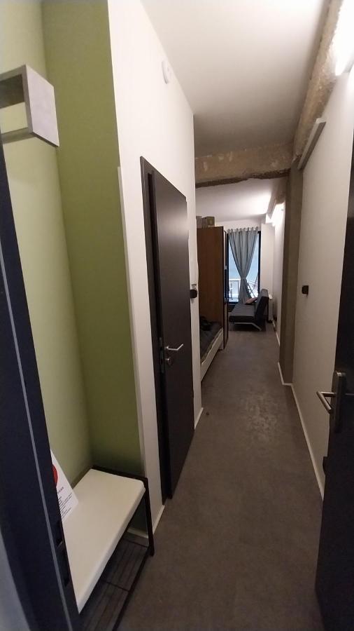 Peaceful Basement Apartment With Terrace & Free Gym บูดาเปสต์ ภายนอก รูปภาพ