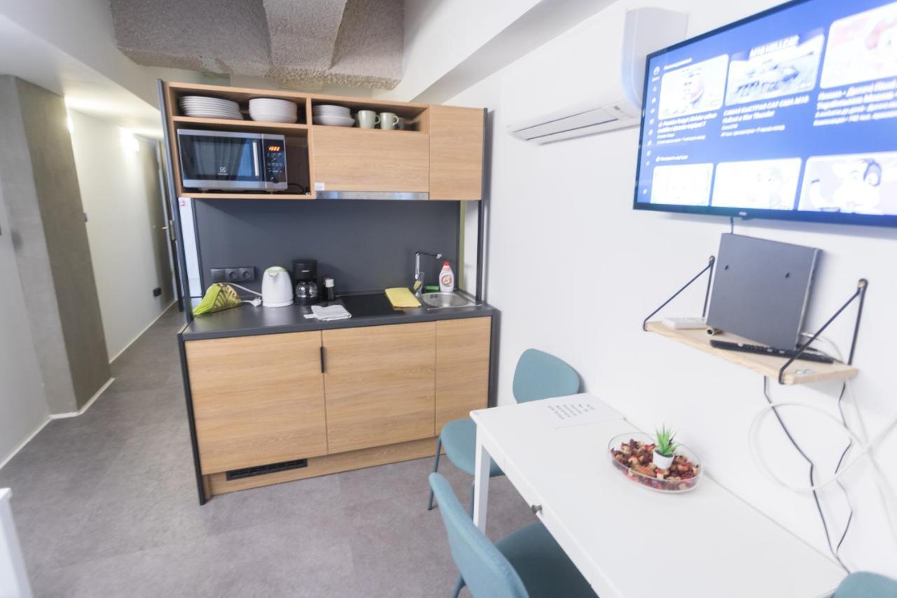 Peaceful Basement Apartment With Terrace & Free Gym บูดาเปสต์ ภายนอก รูปภาพ