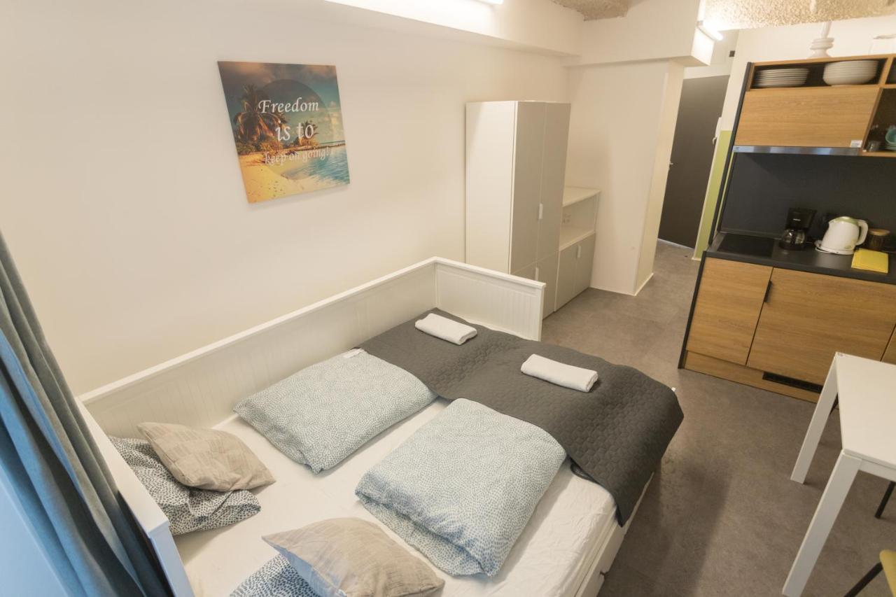 Peaceful Basement Apartment With Terrace & Free Gym บูดาเปสต์ ภายนอก รูปภาพ