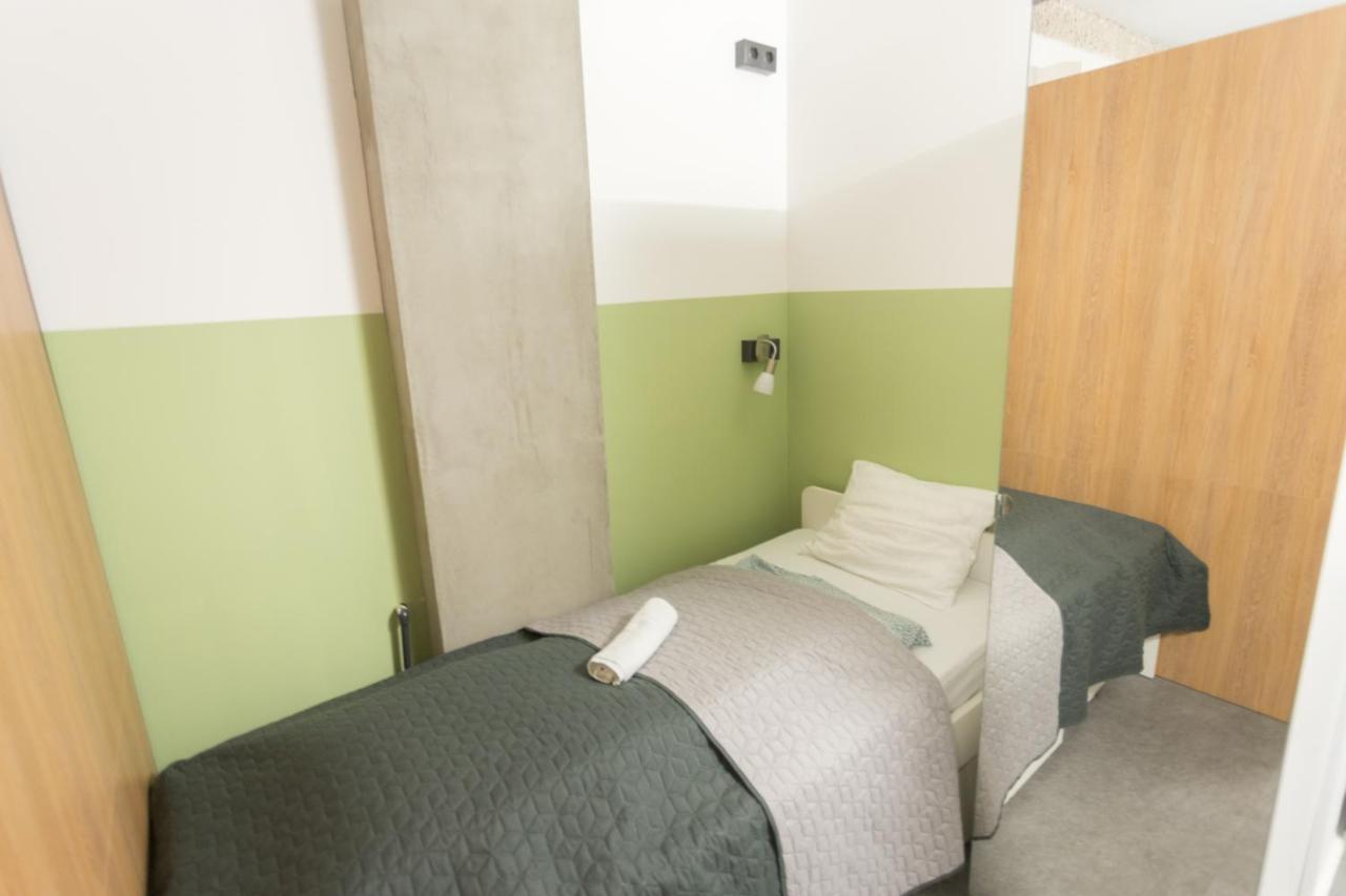 Peaceful Basement Apartment With Terrace & Free Gym บูดาเปสต์ ภายนอก รูปภาพ