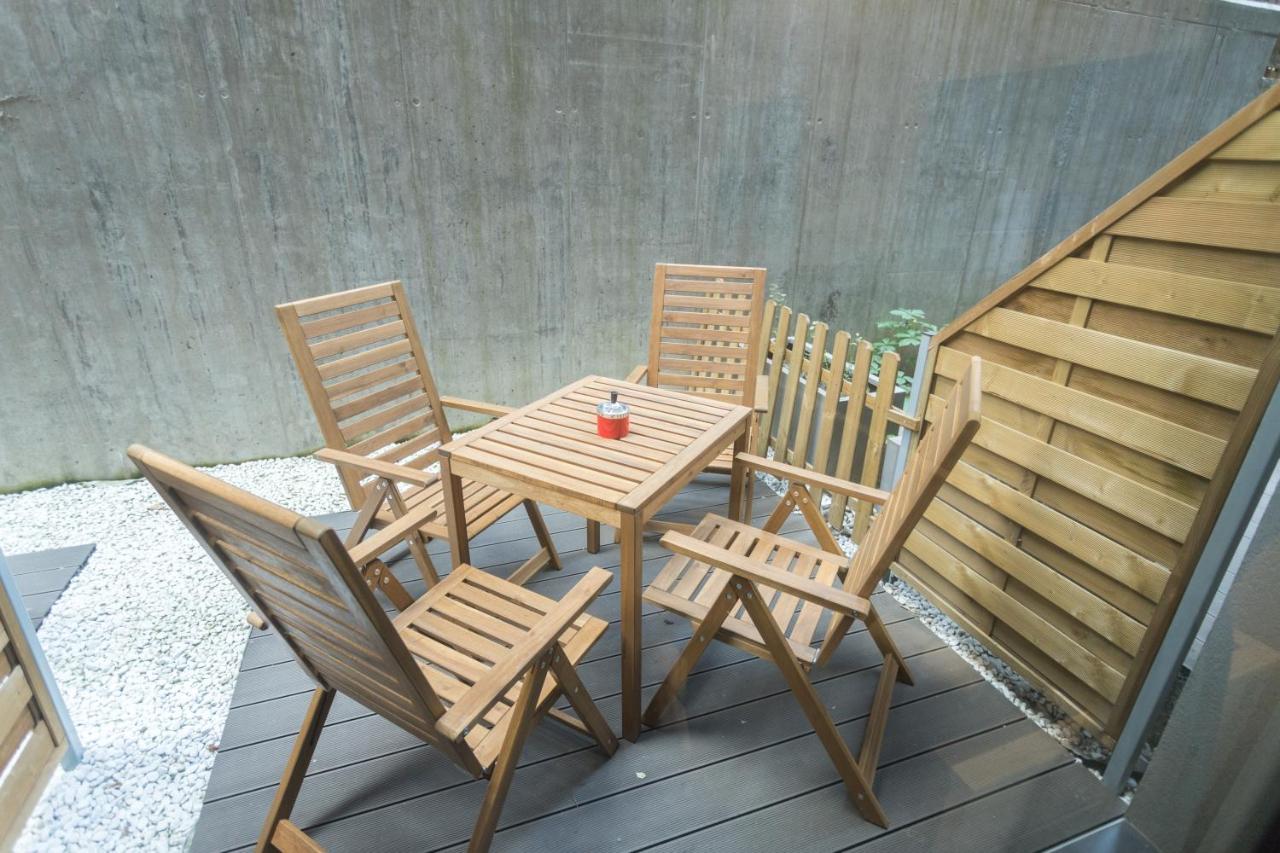 Peaceful Basement Apartment With Terrace & Free Gym บูดาเปสต์ ภายนอก รูปภาพ