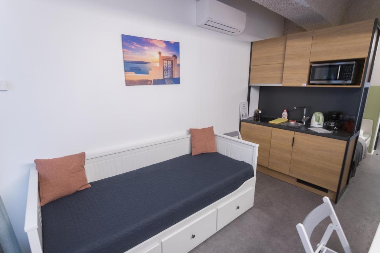 Peaceful Basement Apartment With Terrace & Free Gym บูดาเปสต์ ภายนอก รูปภาพ