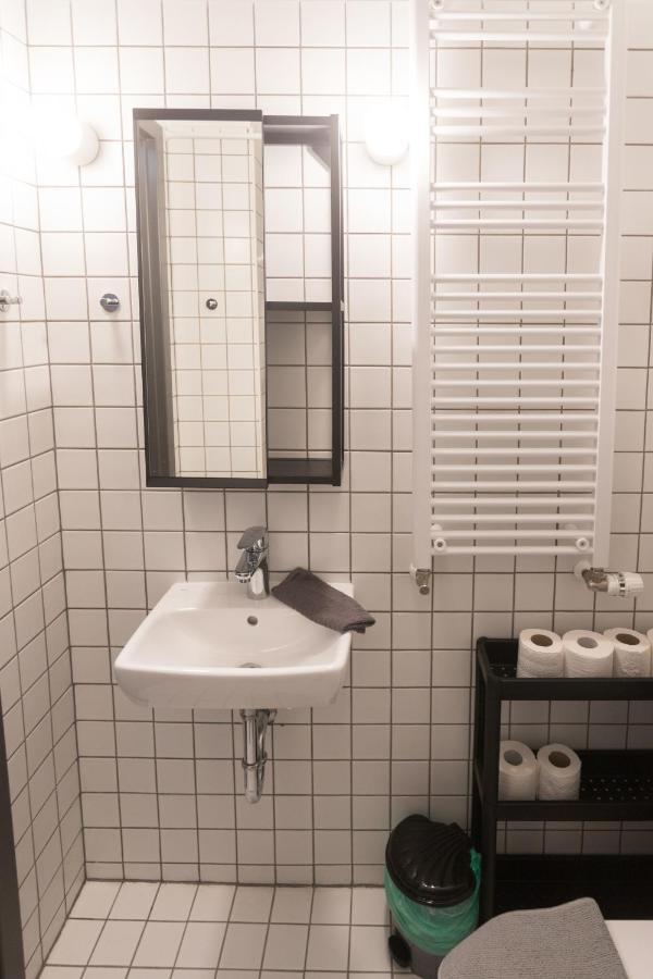 Peaceful Basement Apartment With Terrace & Free Gym บูดาเปสต์ ภายนอก รูปภาพ