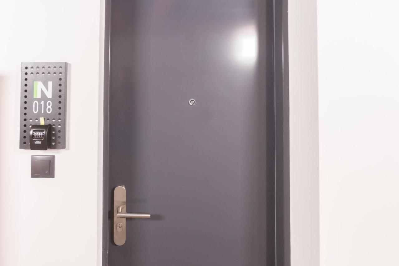 Peaceful Basement Apartment With Terrace & Free Gym บูดาเปสต์ ภายนอก รูปภาพ